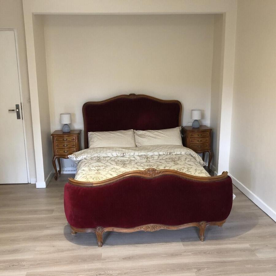 Blacksmiths Cottage In Blanzay - 3 Beds Екстериор снимка