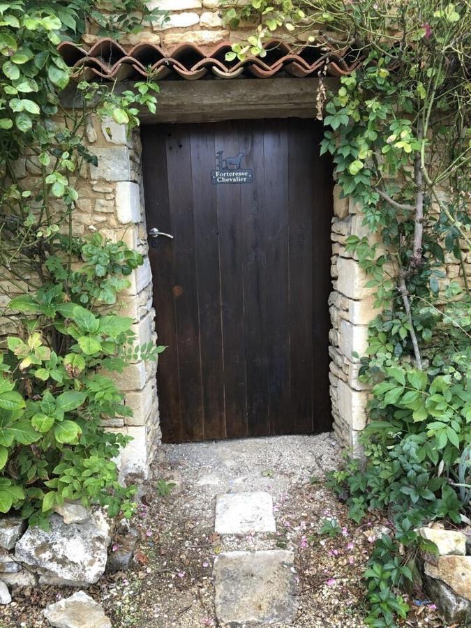 Blacksmiths Cottage In Blanzay - 3 Beds Екстериор снимка