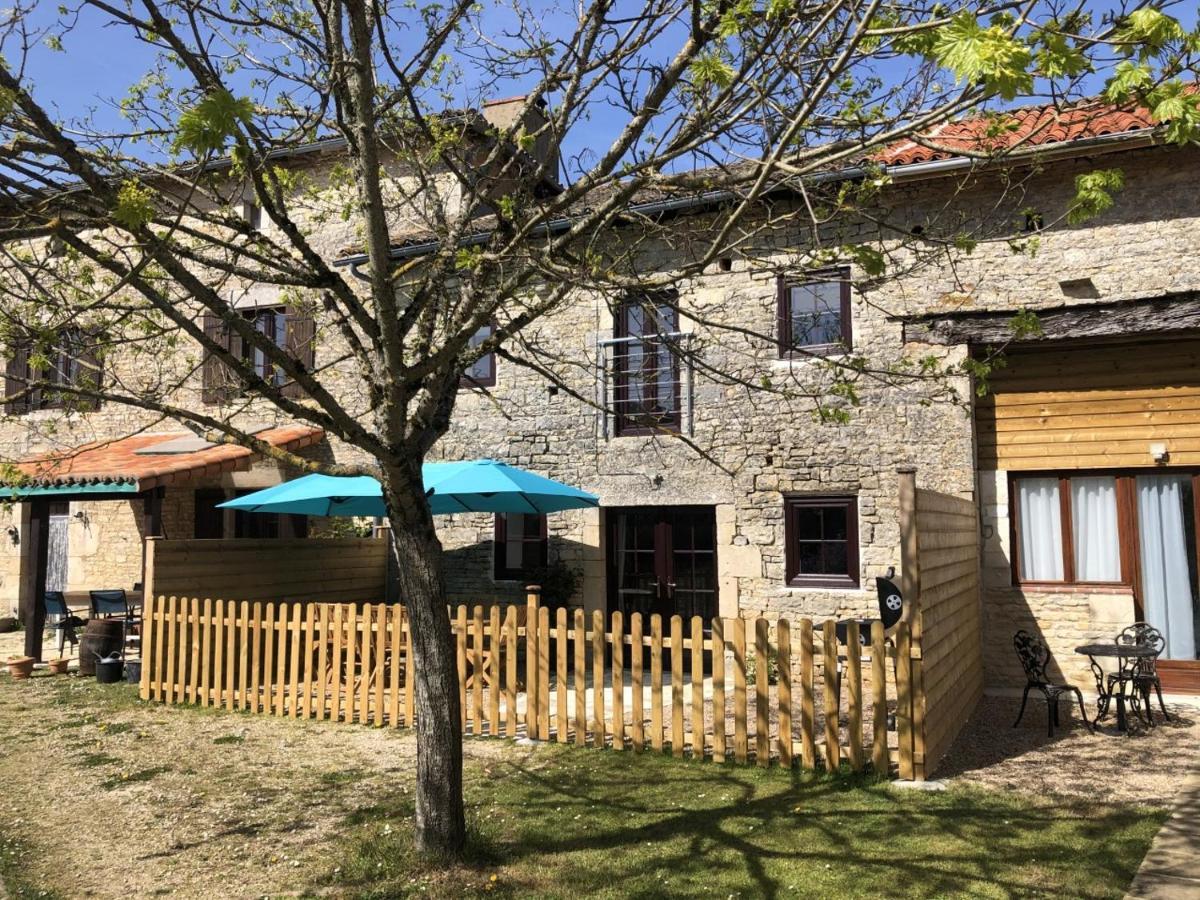 Blacksmiths Cottage In Blanzay - 3 Beds Екстериор снимка